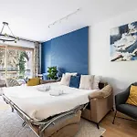 Le Fleuri Avec Terrasse, à Côté Du Martinez, Idéal Pour Un Appartement *