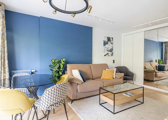 Apartment Le Fleuri Avec Terrasse, A Cote Du Martinez, Ideal Pour Un Sejour